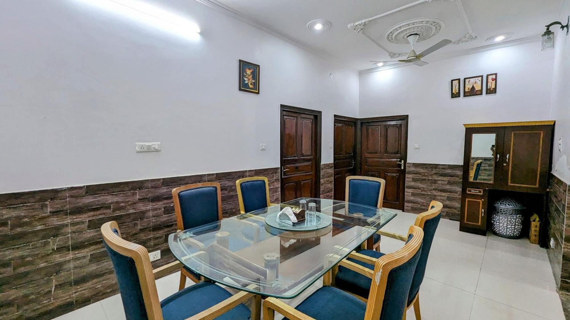 Hotel Lecston @Yashobhoomi Dwarka Sector - 25 Metro Station Delhi Zewnętrze zdjęcie